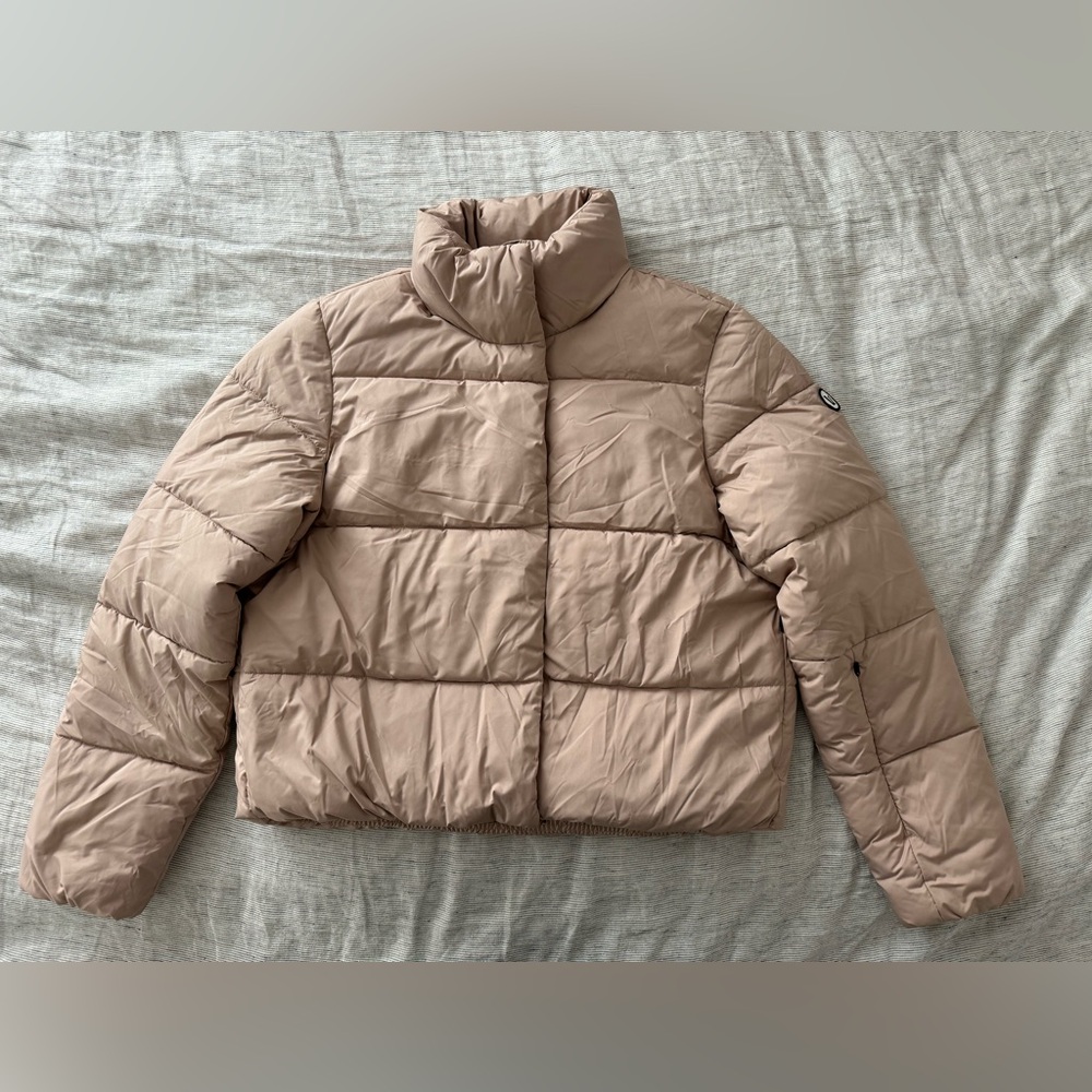 Hudson Insulated Vuori Jacket. Blush pink/beige